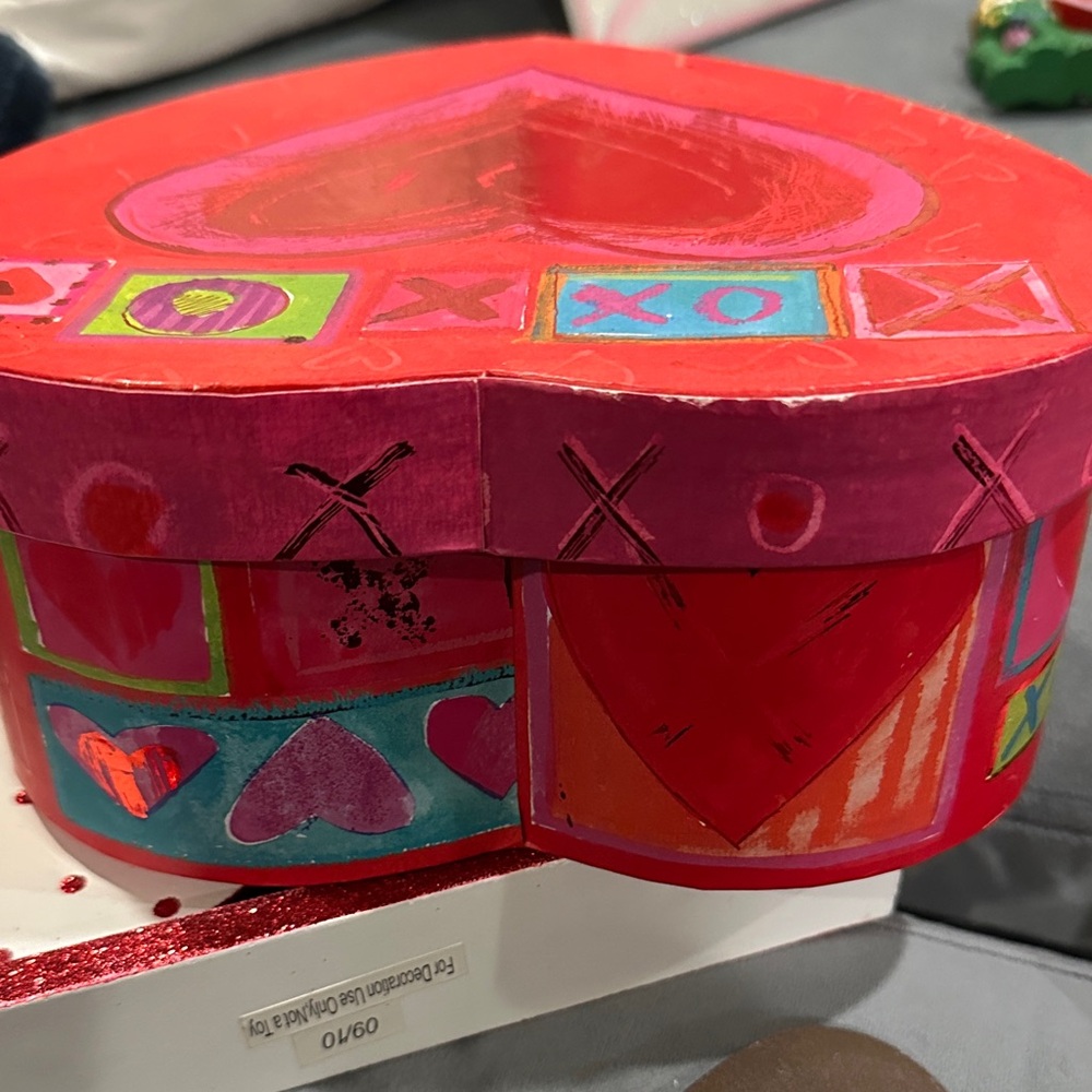 Valentine's Day Heart Decor Set - Picture 10 of 16